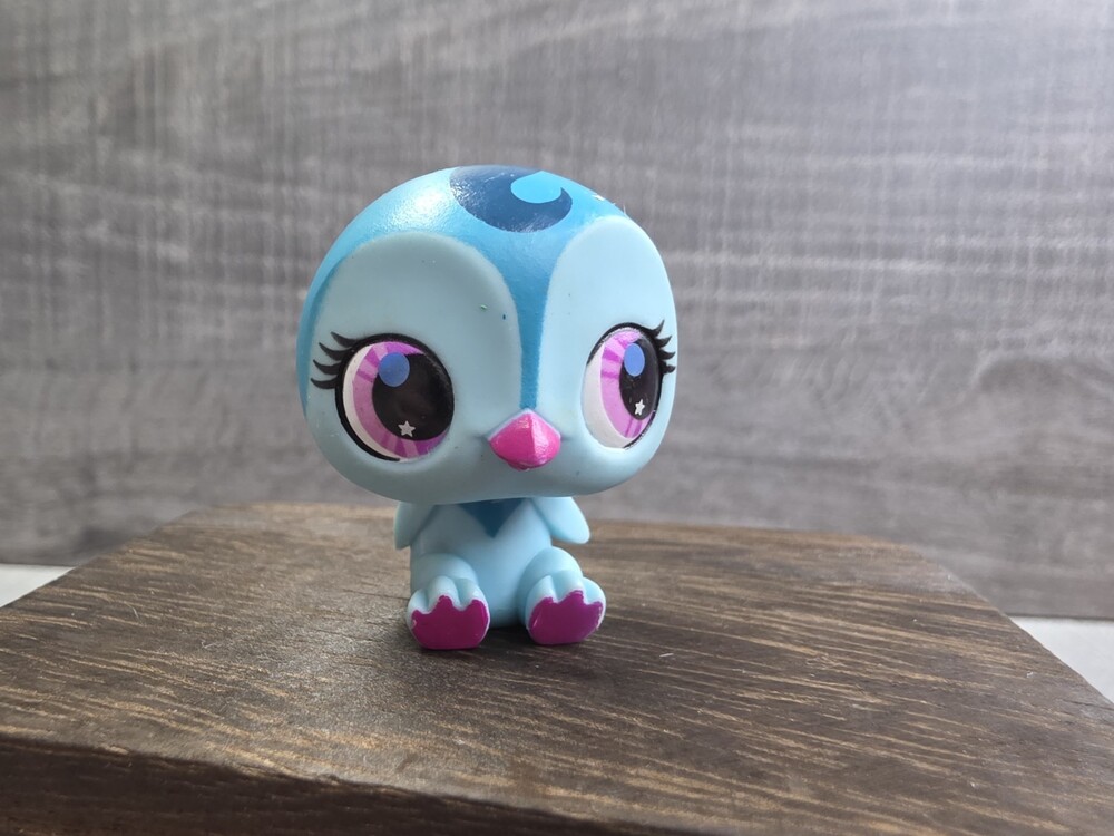 Littlest Petshop lps #2737 Hasbro Penguin Blue Green Purple Eyes g58